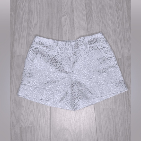 NEW YORK & CO. Women’s Silver geometric design Shorts - Picture 3 of 9